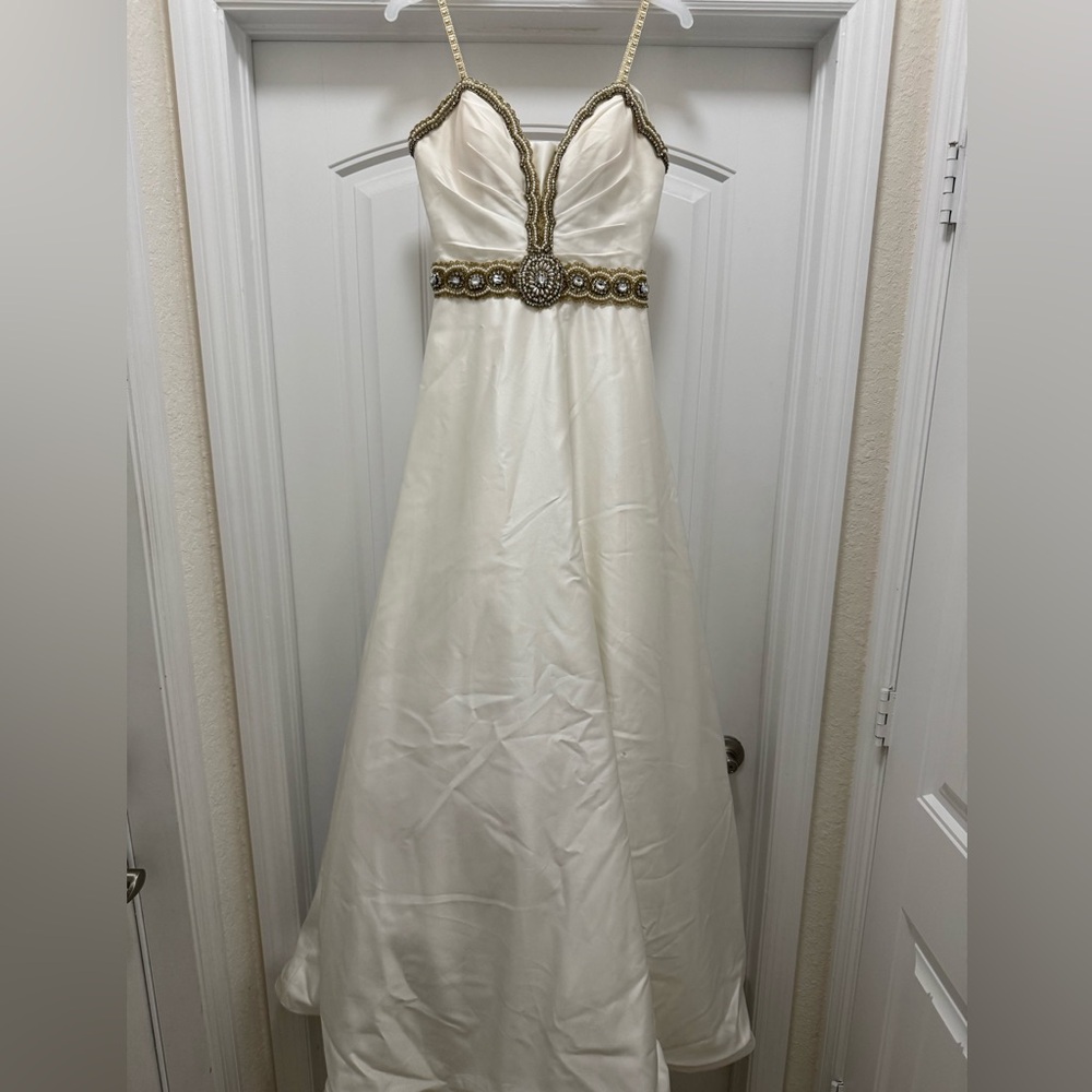 Mac Duggul wedding gown